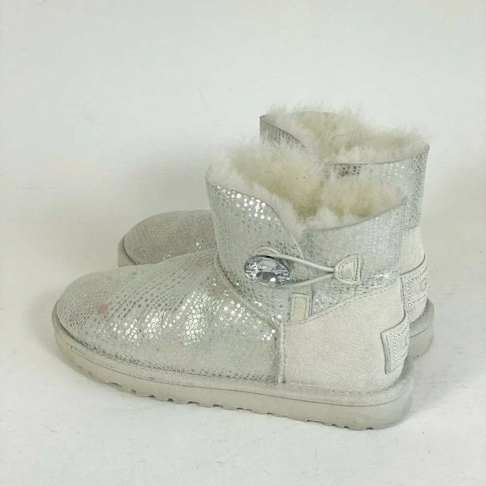 UGG Womens Bailey‎ Button Bling Sheepskin Boots Silver Sz 5 Fur Trim Suede Mid